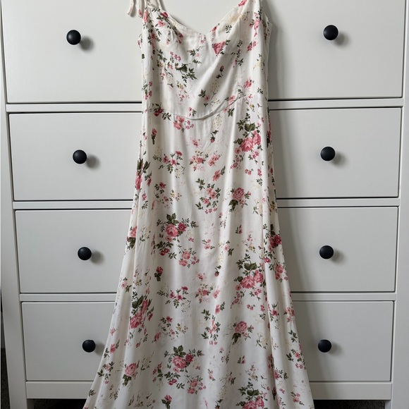 Reformation Dresses & Skirts - Reformation Floral White Midi Dress